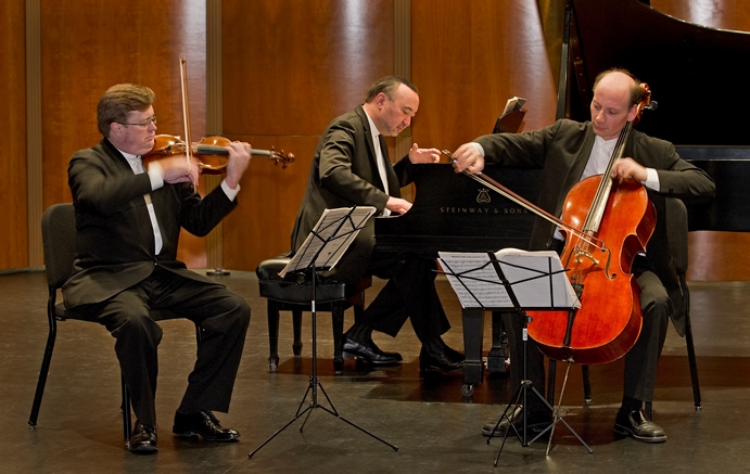 Montrose Trio concert