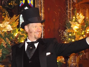 Mr. Dickens Tells "A Christmas Carol" at Lyndhurst Mansion