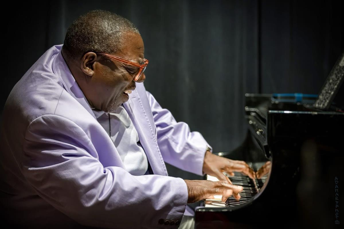 Cyrus Chestnut Trio