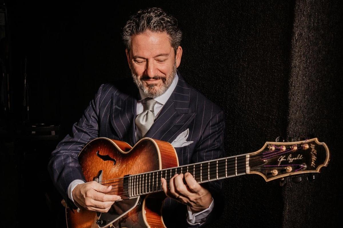 John Pizzarelli • Swinging Into the Holidays and More