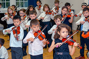 Hoff-Barthelson Music School Hosts Its Annual Holiday Music Festival
