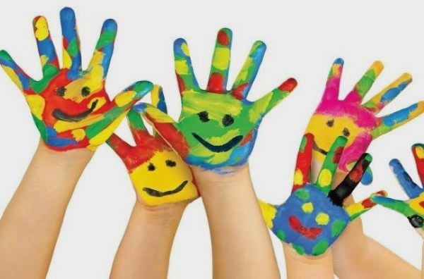 painted kid hands
